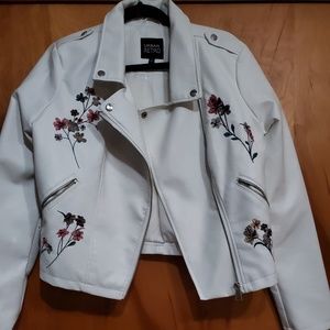 Urban Retro White Leather Jacket with Embroidery